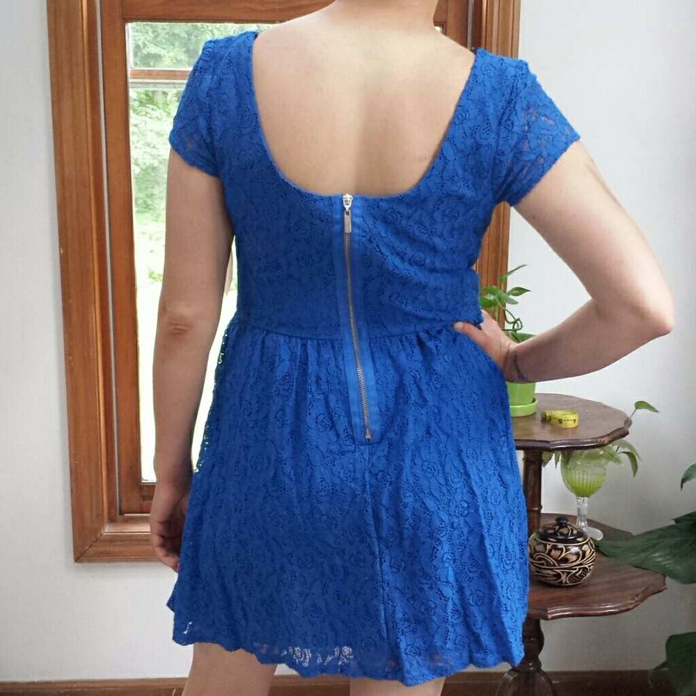 NWT fit & flare lace dress - Picture 3 of 7
